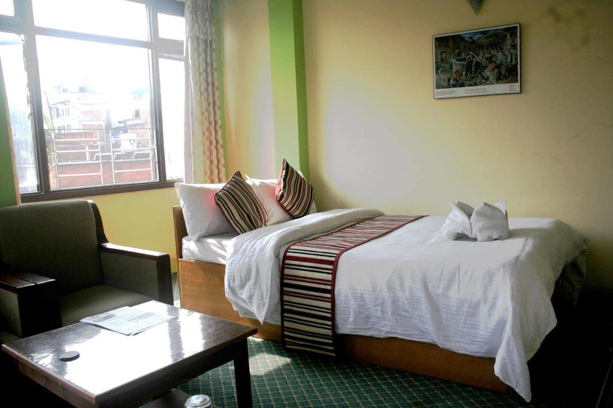 Hotel Yala Peak Катманду Экстерьер фото